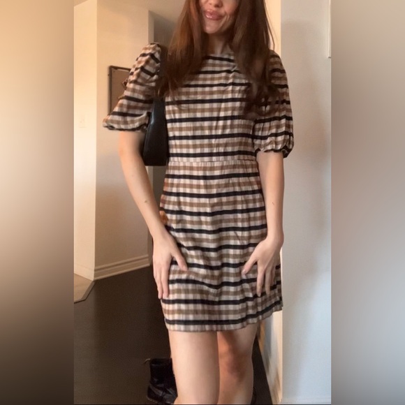 Puff sleeves dress - Picture 15 of 16